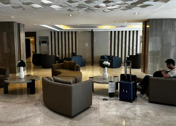 Mall Of Shore 3 Near Airport T123 5*