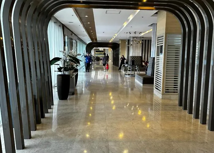 Mall Of Shore 3 Near Airport T123 Hotel 5*